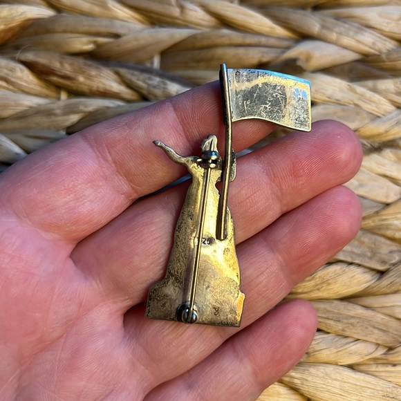 Vintage sterling silver 925 Statue of Liberty whimsical brooch pin - Picture 2 of 2